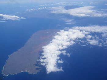 AERIAL VIEW OF KAHO‘OLAWE (PHOTO WIKIPEDIA COMMONS).